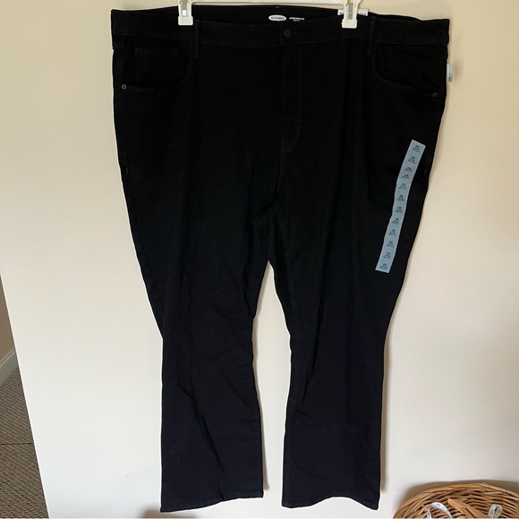 NWT Old Navy Women’s Plus Kicker Boot Cut Jeans Mid-Rise Black Denim Size 28 - Picture 3 of 10